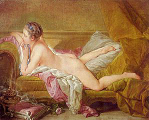 femme_nue_sur_sofa